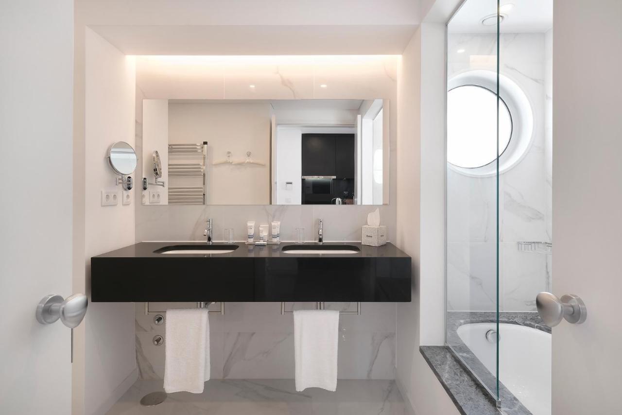 Royal Obidos Scenic Resort Praia del Rei Екстериор снимка Bathroom