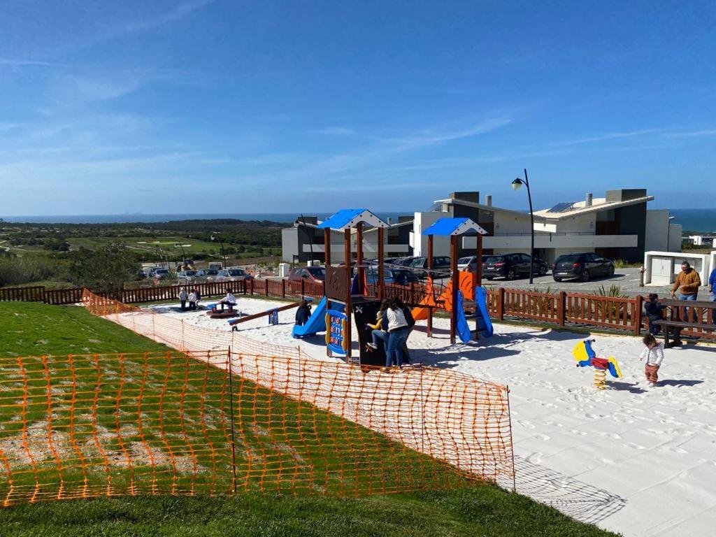 Royal Obidos Scenic Resort Praia del Rei Екстериор снимка Playground in the village